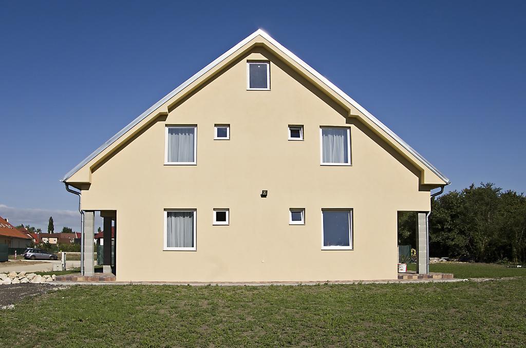 Luca Apartman Sopron Luaran gambar